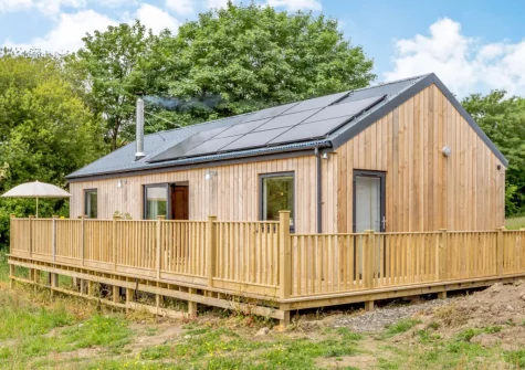 Bailey Lodge is a beautiful Scandinavian-style lodge in a peaceful location on the outskirts of Barnstaple