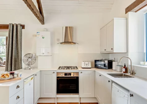 The kitchen at Banjo Cottage, Looe