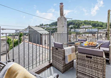 The suntrap balcony & alfesco dining area at Banjo Cottage, Looe