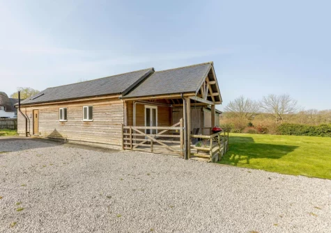 Set within a peaceful farm courtyard, Barley Mow Cottage offers an idyllic base for discovering the very best of North Devon