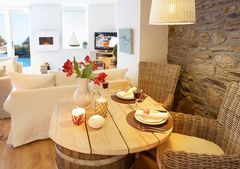 The dining area at Barnacles, Fowey