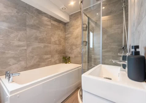 The bathroom at Bassett Cove, St Ives
