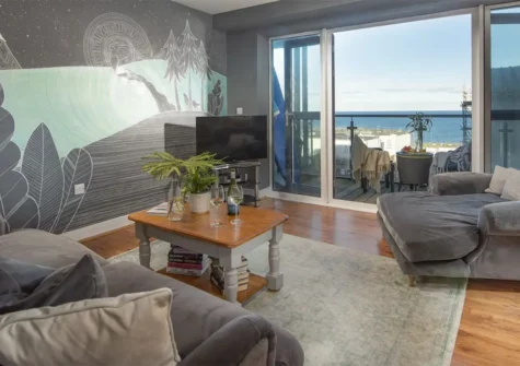 Bathsheba, Ocean 1, Newquay is a chic three-bedroom getaway boasting breathtaking sea views, contemporary comforts, and access to sandy beaches and local attractions. Located near Fistral Beach, it's an ideal base for enjoying the town's amenities.