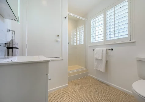 The shower room at Baxters Cottage, Padstow