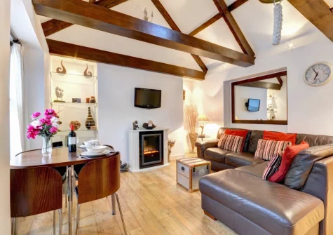 The living & dining area at Bay House, Looe