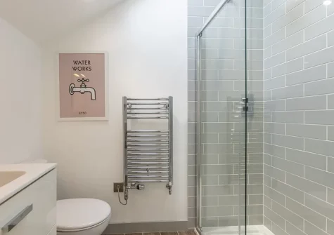Bedroom #2 en-suite shower room at The snug at Bay Ridge, Appledore