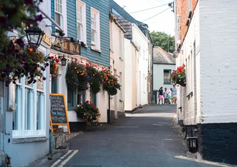 Let yourself wander, Padstow's streets are filled with wonderful cafés, restaurants, galleries & independent shops