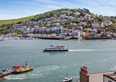 Bayards View serves up unrivalled waterside views across the River Dart with beautifully