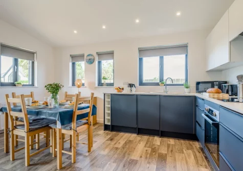The kitchen & dining area at Beach Combers, Widemouth Bay