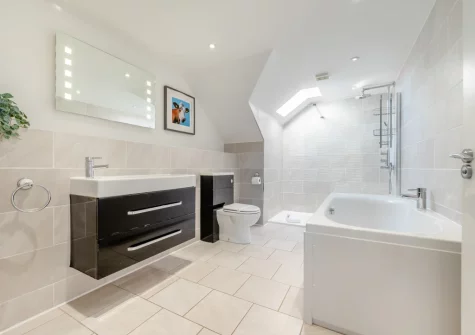 The bathroom at Beach Haven, Newquay