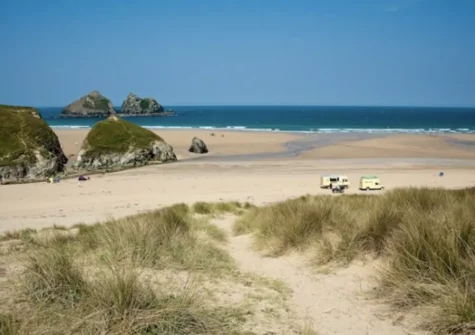 Beach Retreat, Pennasville, Holywell has a footpath that leads directly to the beach