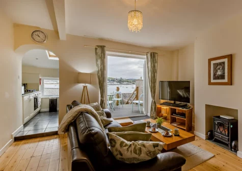 The living room at Beach View, Appledore