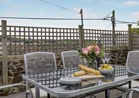 The decked patio & alfresco dining area at Beach View, Appledore
