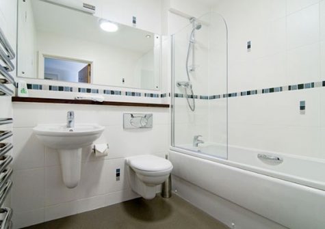 The en-suite to bedroom #1 @ Beach View, Ocean 1, Newquay