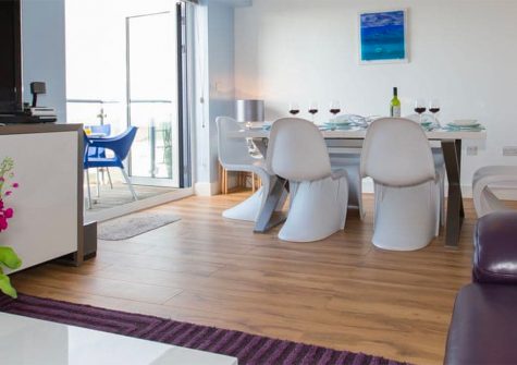 Beach View, Ocean 1, Newquay is a three-bedroom top floor luxury apartment with lift access. Finished to high standard, it boasts a balcony, Sky Plus, Blu-Ray player, Wii and internet. Close to Fistral Beach it has surfboard storage and parking.