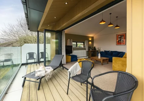 The balcony & outdoor sitting area at Beachside, Newquay