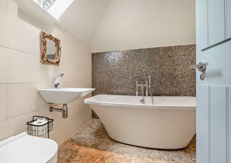 The bathroom at Beachside, Newquay