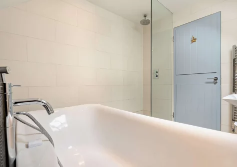 The bathroom at Beachside, Newquay