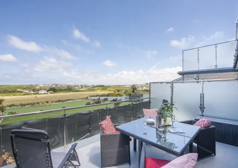 The balcony & alfresco dining area at Beachview Apartment 1, Crantock