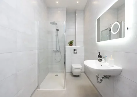 The bathroom at Beachview Apartment 8, Crantock