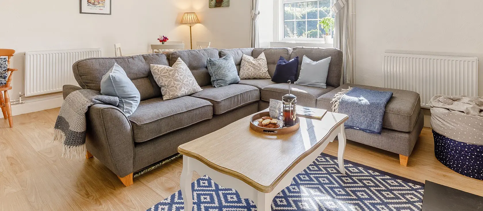 Beacon Down, Parracombe is a charming 3-bedroom farmhouse retreat nestled in North Devon's countryside. Enjoy a cosy wood burner, beautiful gardens, & resident farm animals, with easy access to Exmoor National Park, stunning beaches, & attractions.