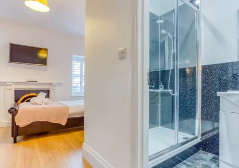Bedroom #5 & en-suite shower room at Beacon House, Bideford