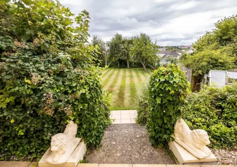 The enclosed lawn garden at enclosed lawn garden