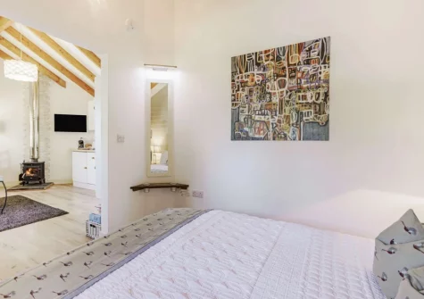 The bedroom at Becks Meadow Lodge, Black Torrington