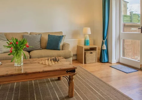 Beech Cottage, Rousdon is a charming three-bedroom retreat within historic Rousdon Estate grounds. Enjoy an enclosed garden, private beach, and proximity to the Jurassic Coast - perfect for families seeking seaside memories and countryside peace.