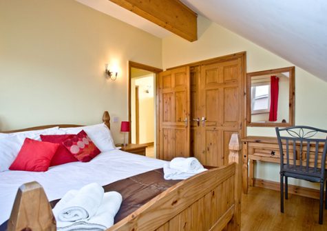 Bedroom 1 @ Beech Lodge, Retallack, St. Columb