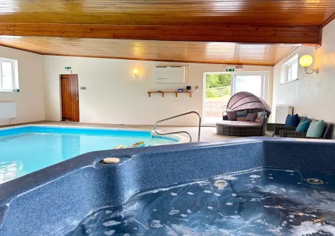 The shared hot tub & indoor swimming pool at Beechcroft, Clawton