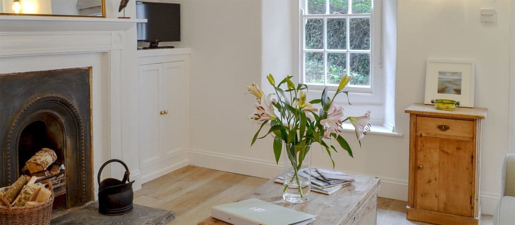Beehive Cottage, St Breock is a character cottage down a leafy lane ideal for walkers or as a romantic getaway. One bedroom, a pristine bathroom, fully equipped kitchen, sitting room with log fire & private garden.