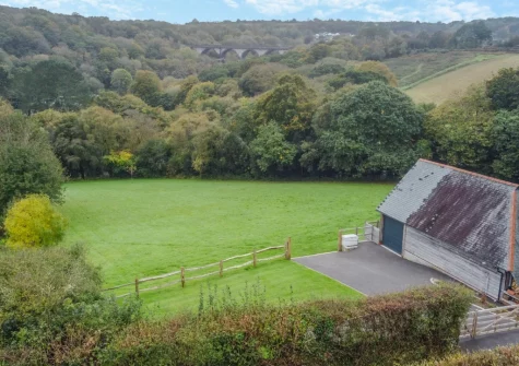 Bella's Place is set in over five acres of shared lawn & meadows