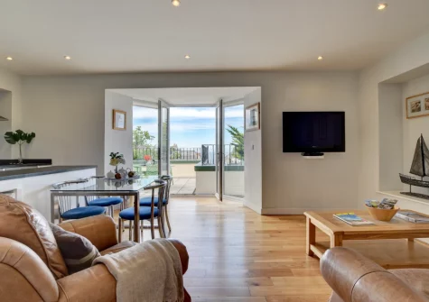 The living & dining area at Belle View, Ilfracombe