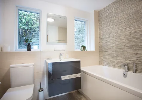 The second floor bathroom at Ben's Beach House, Portreath
