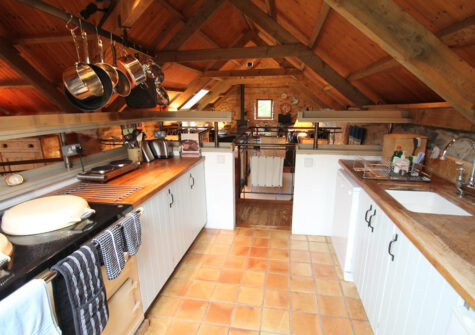 The kitchen at Bentwitchen Barn Cottage, North Heasley