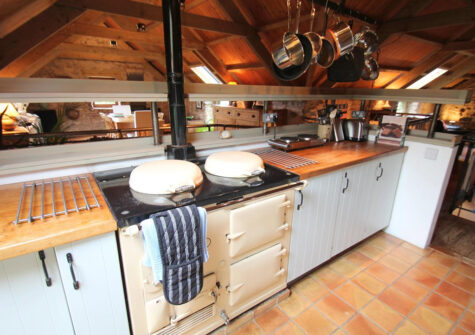 The kitchen at Bentwitchen Barn Cottage, North Heasley