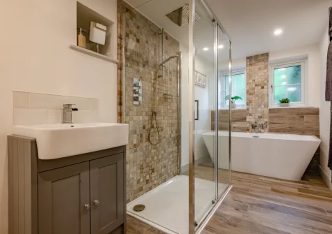 The bathroom at Berea House, Polperro