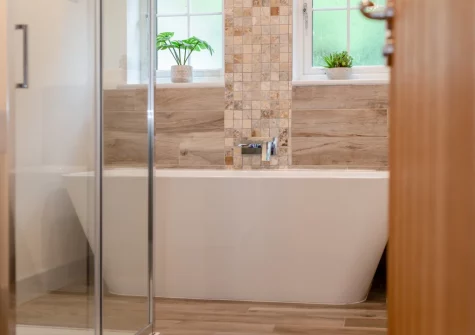 The bathroom at Berea House, Polperro