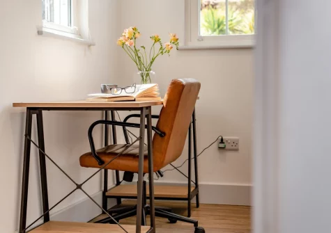 The quiet cozy study at Berea House, Polperro