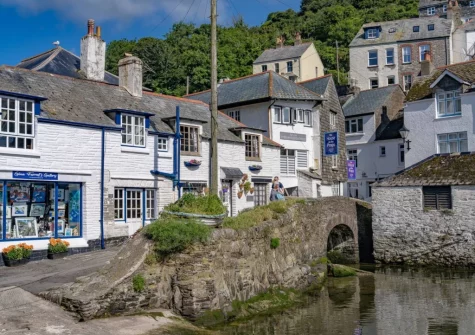 Polperro is a perfectly preserved, idyllic fishing village - famous for its winding, traffic-free lanes, white-washed stone cottages & sheltered historic harbour