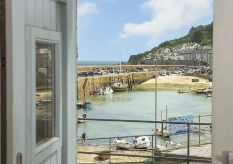 Berlewen is right on edge of the harbour and just metres from the beach