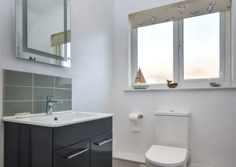 The bathroom at Berries House, Bude