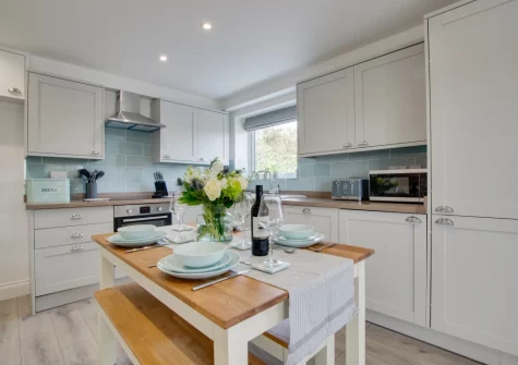 The kitchen & dining area at Bert's Place, Little Petherick