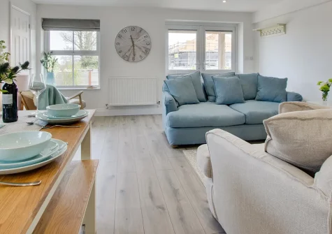 Bert's Place, Little Petherick is a stylish 3-bedroom lodge with countryside views and modern amenities. Perfectly positioned near Padstow's harbour dining and Cornwall's stunning beaches for unforgettable family holidays and memories.