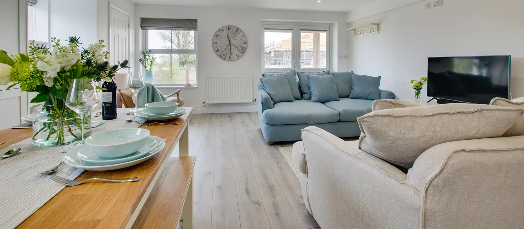 Bert's Place, Little Petherick is a stylish 3-bedroom lodge with countryside views and modern amenities. Perfectly positioned near Padstow's harbour dining and Cornwall's stunning beaches for unforgettable family holidays and memories.