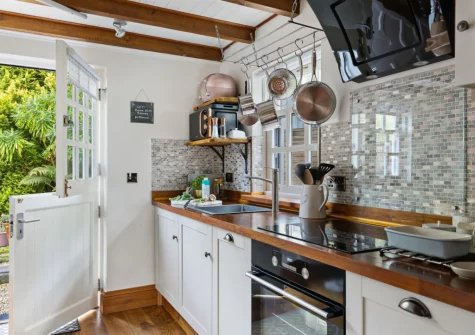 The kitchen at Beryas Cottage, Buryas Bridge