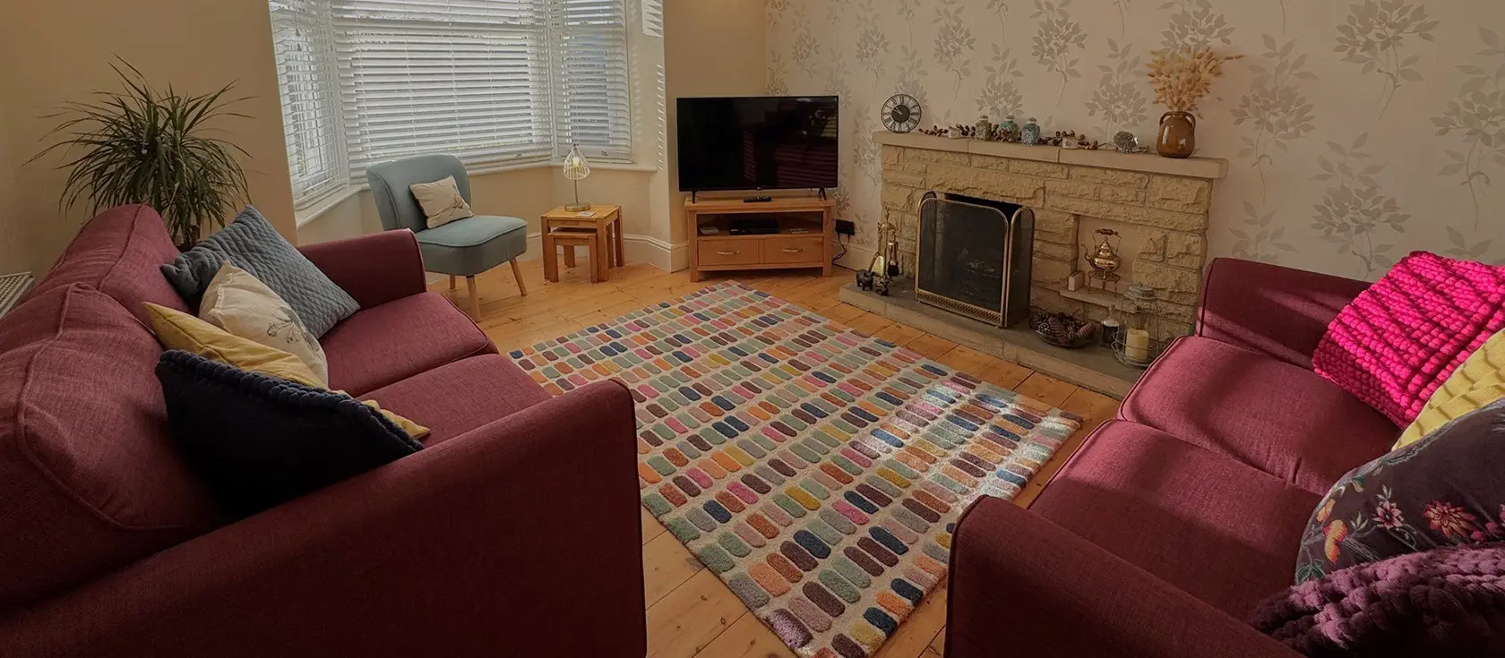 Betty's Cottage, Bishop's Tawton is a charming countryside retreat with three comfortable bedrooms, a cosy firelit lounge, and an enchanting garden for sunset barbecues. Perfectly positioned to explore North Devon's beaches, trails & attractions.