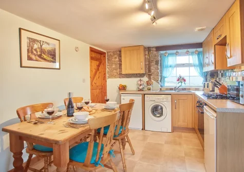 The kitchen & dining area at Bickle Bice, Minions