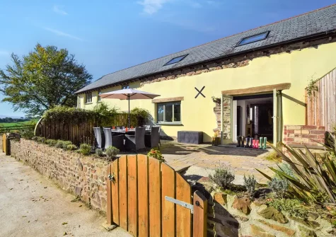 Birds Nest is a beautifully converted barn situated between the Dartmoor and Exmoor National Parks